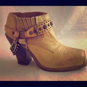GUC Jeffrey Campbell “Gene” Western Ankle Boots